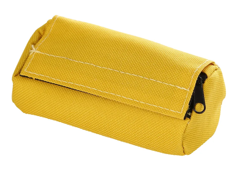 kerbl-snack-dummy-f-r-hunde-apportiertraining-10-x-5-cm-gelb image 1
