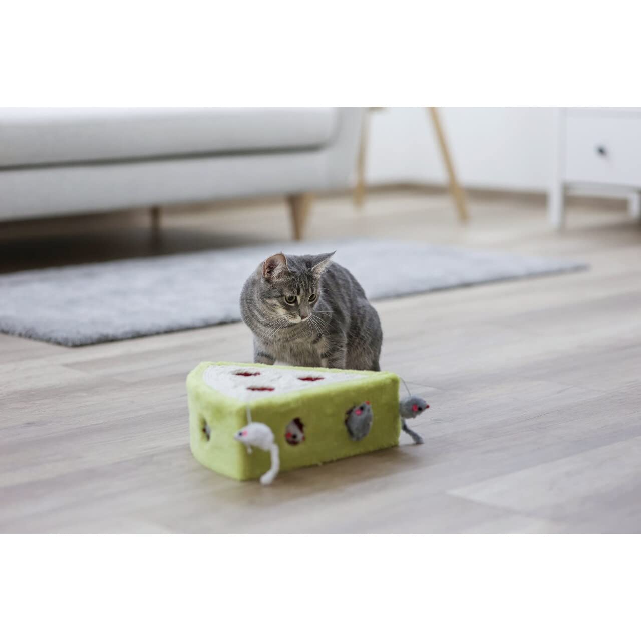 kerbl-pet-sisalspielzeug-cheesy-katzenspielzeug-28-x-28-x-10-cm-mit-spielm-usen image 2