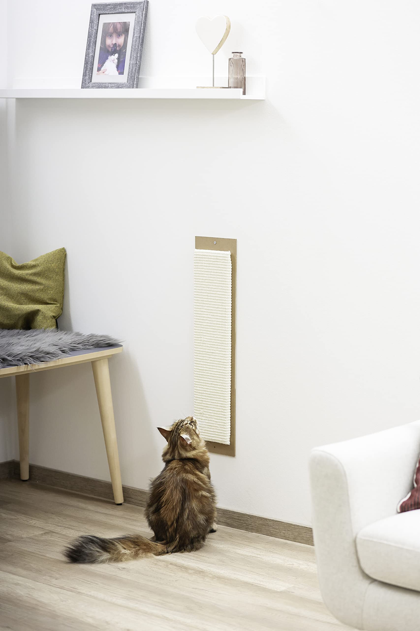 kerbl-pet-wandkratzbrett-maxi-70-x-17-cm-sisal-kratzbrett-beige image 2