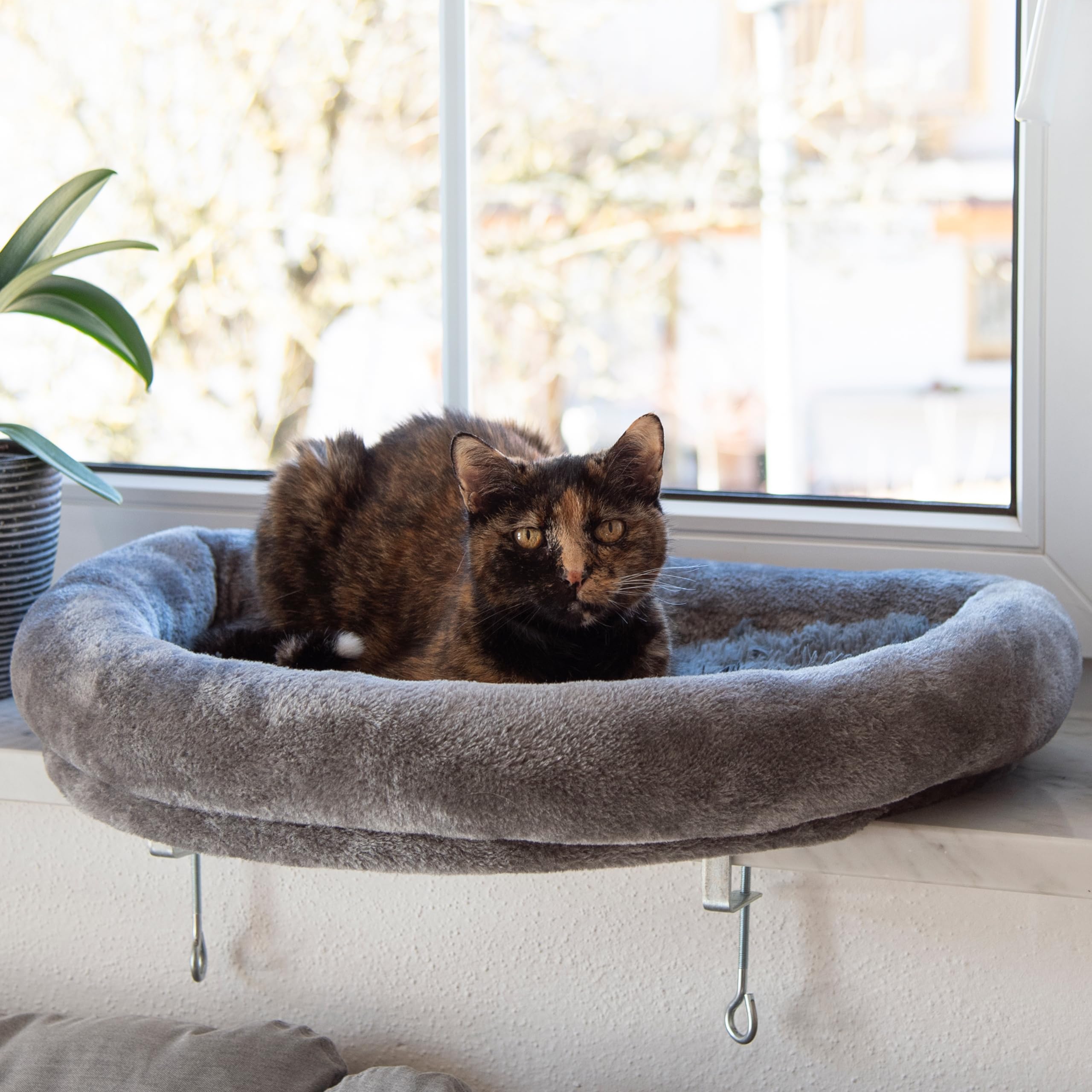 kerbl-pet-fensterliegebett-f-r-katzen-fensterbett-grau-55-x-35-x-10-cm-aus-holz- image 3