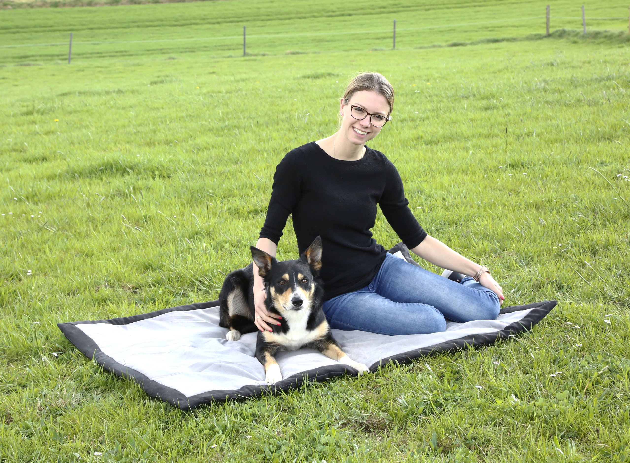 kerbl-pet-trip-hundematte-140-x-100-x-4-cm-grau-schwarz image 6