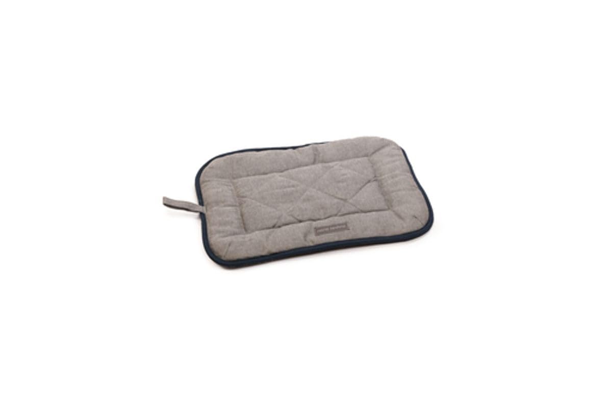 karlie-beeztees-dgs-nano-chenille-sleeper-cushion-lex-liegekissen-grau-49x36x3-5 image 1