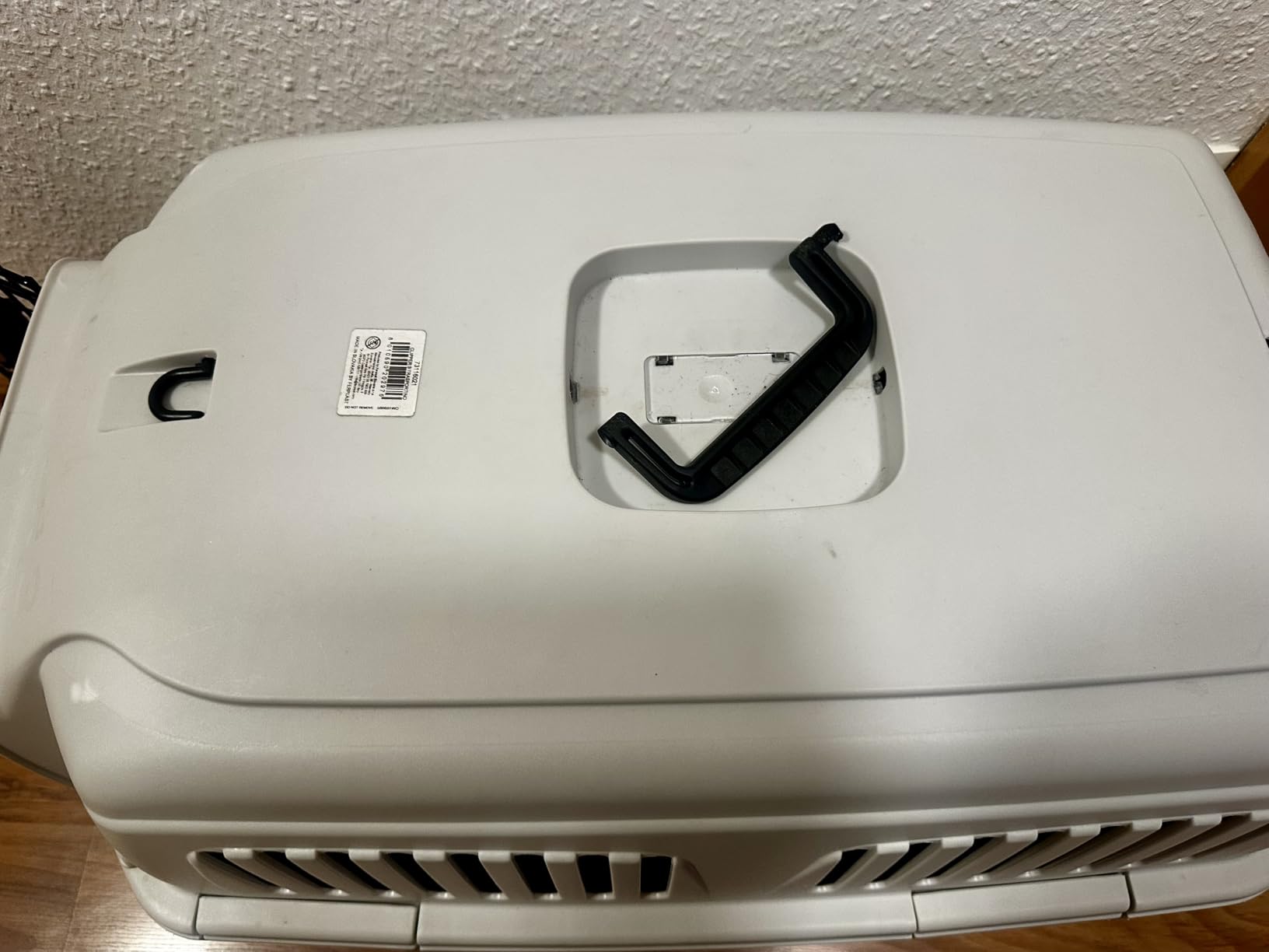 Stabile Box für Auto und Tierarzt
