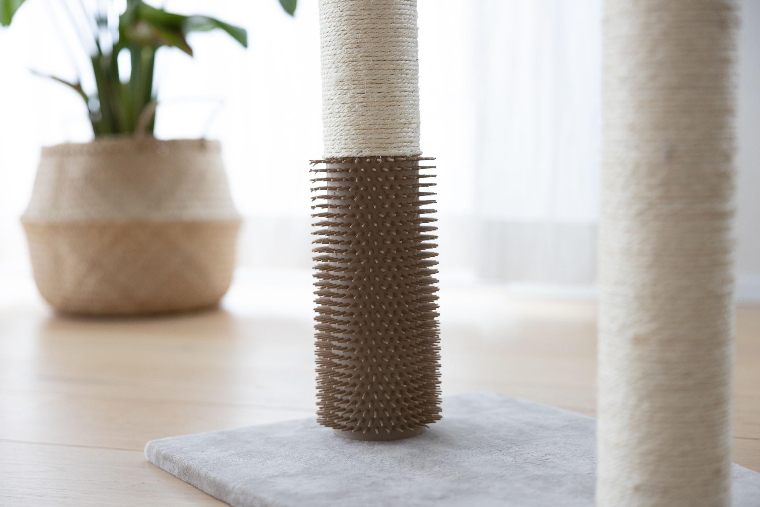 kerbl-pet-kratzbaum-ambiance-taupe-49x35x56-cm-kleiner-kratzbaum-mit-massagebors image 5