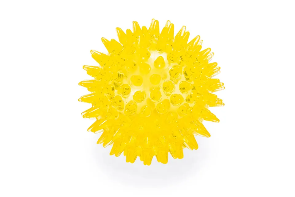 karlie-igelball-hundespielzeug-tpr-gelb-durchm-8-cm image 1