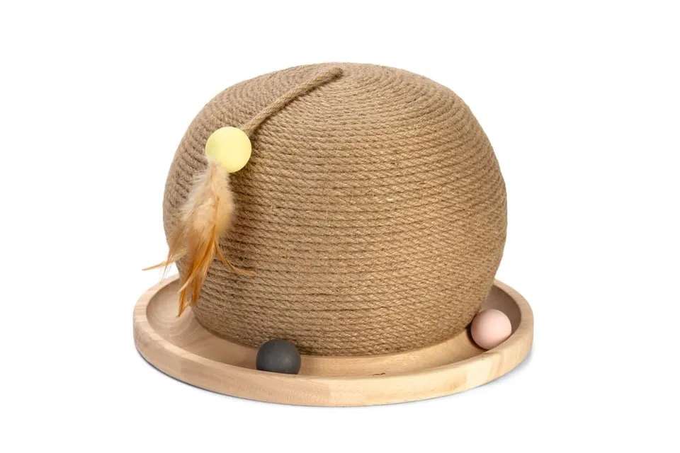 karlie-designed-by-lotte-kratz-und-spielball-mila-aus-holz image 1