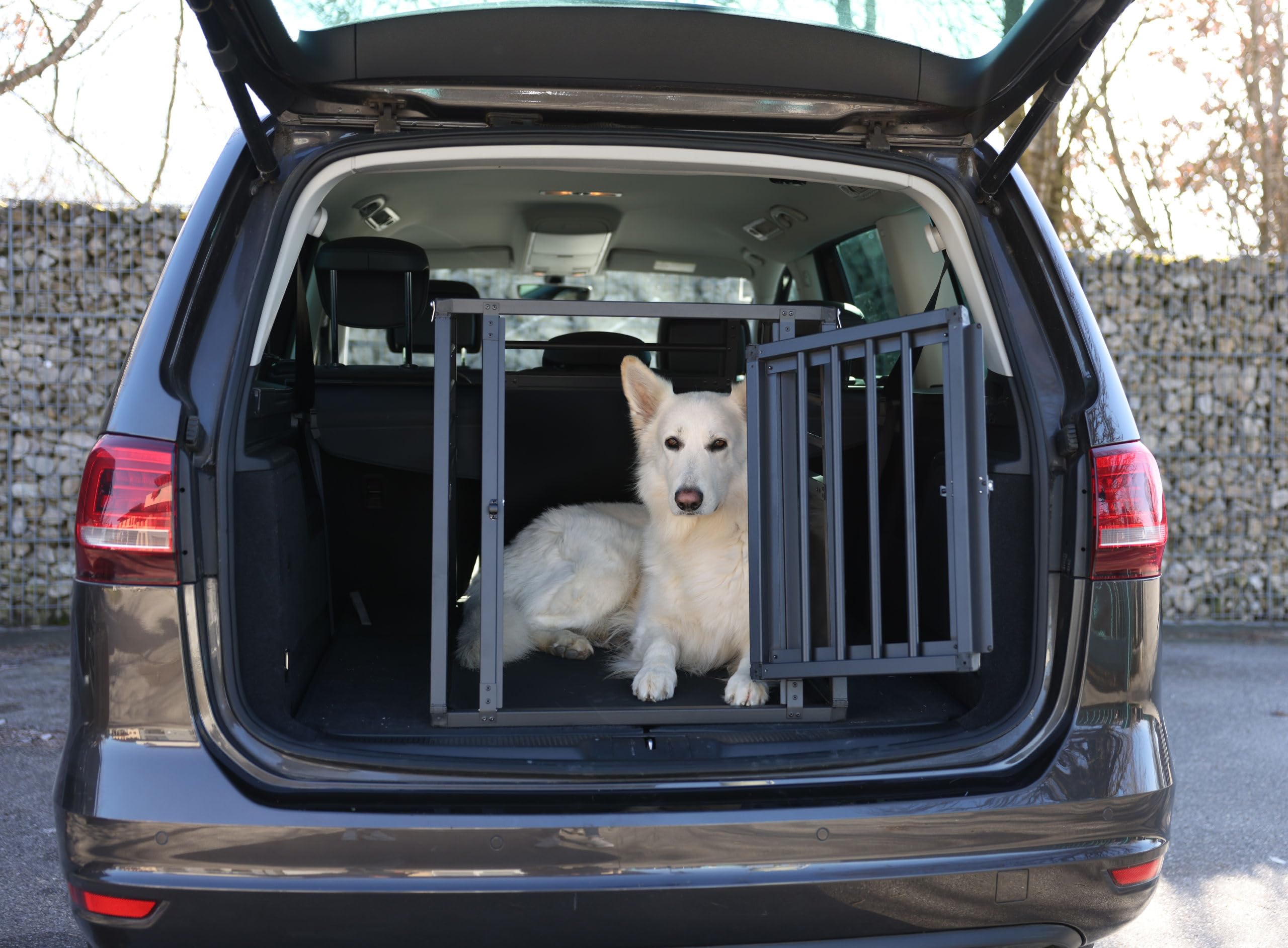 kerbl-pet-alu-transportbox-vacation-graphit-77x55x50-cm-hundetransportbox image 5