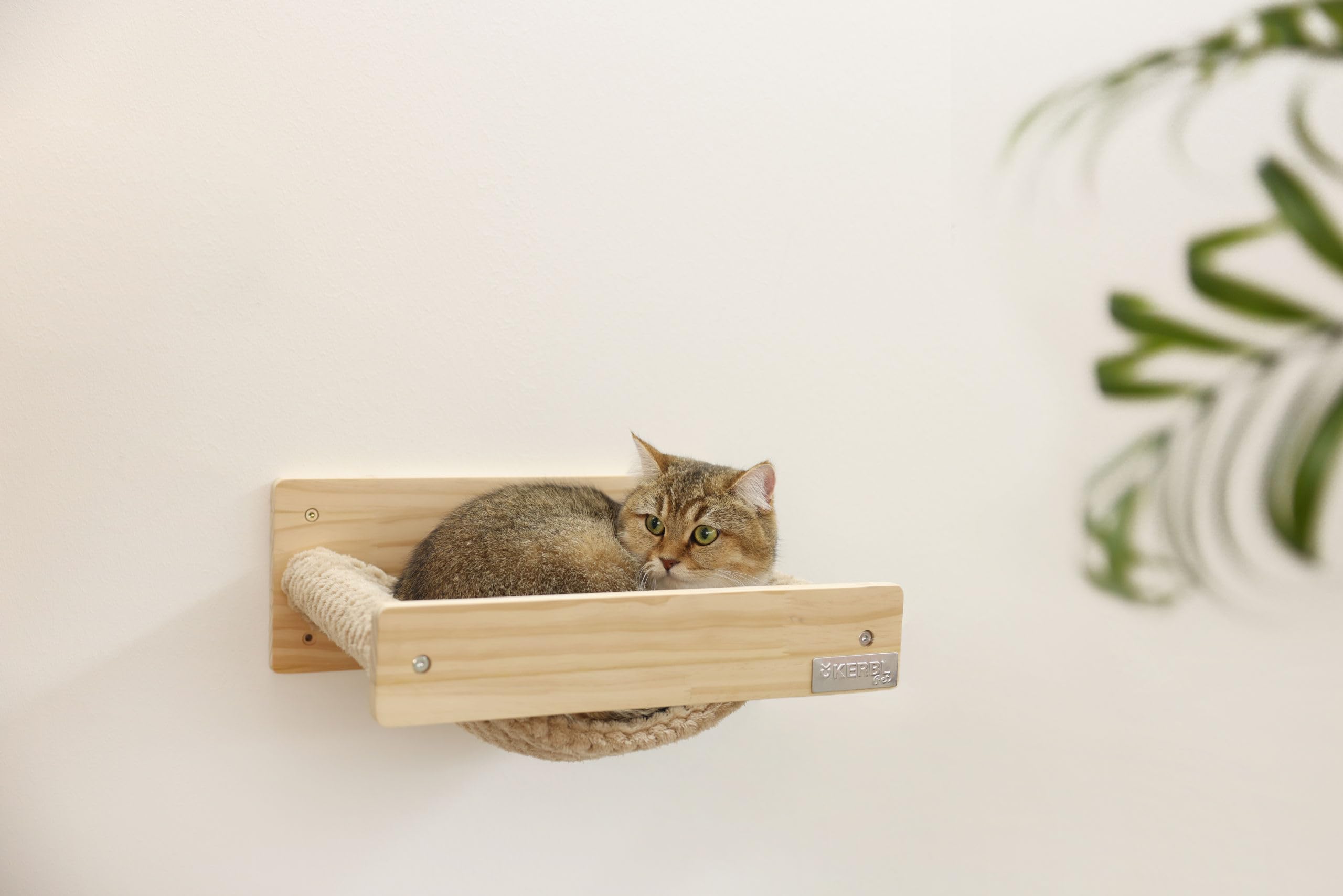 kerbl-pet-wandh-ngematte-timber-natur-taupe-38-x-33-5-x-16-cm-aus-holz image 2