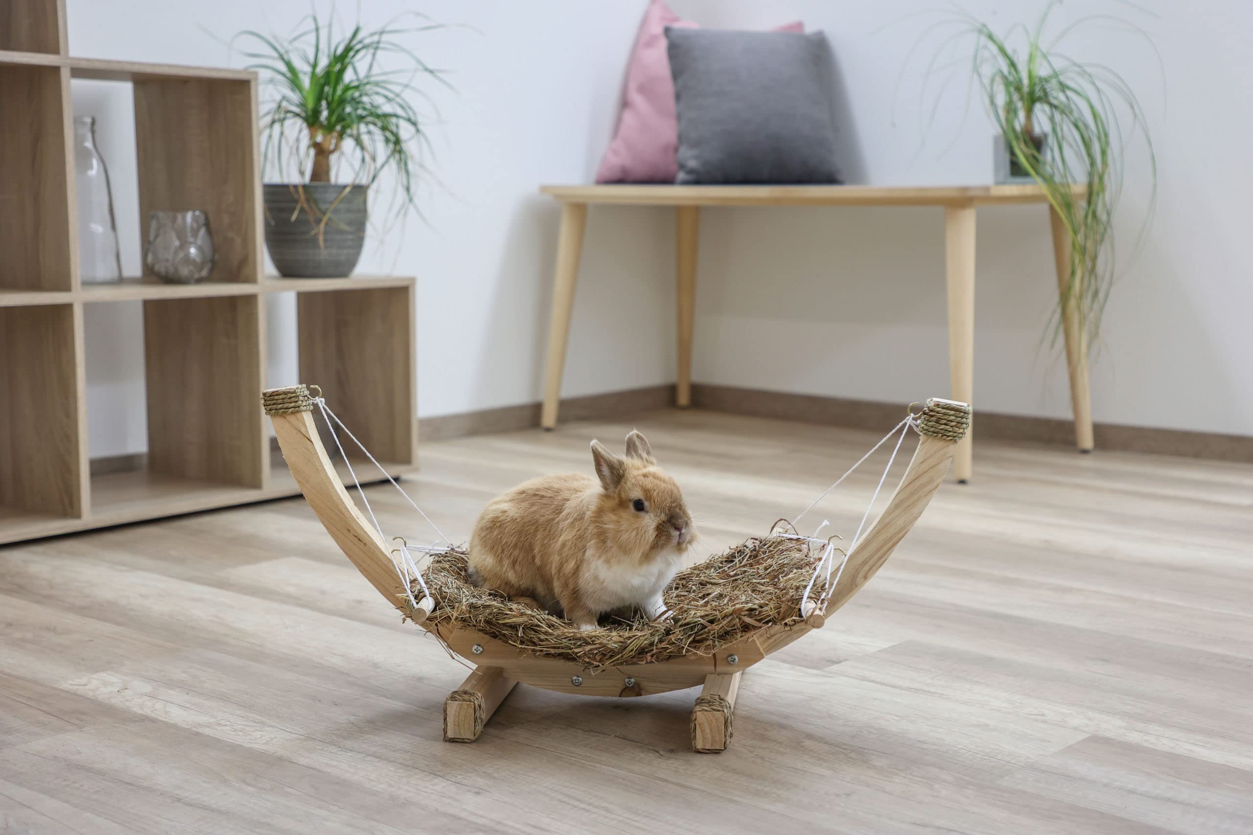 kerbl-pet-h-ngematte-siesta-73-x-36-x-34-cm-heu-mit-holzgestell image 3