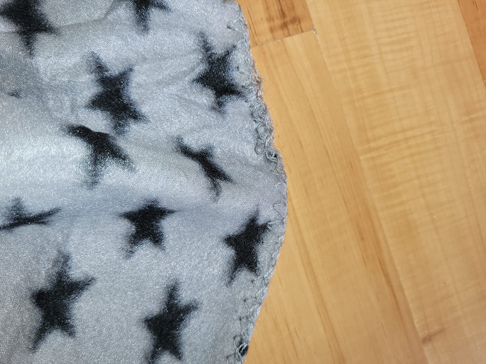 Hund schläft nur noch darauf