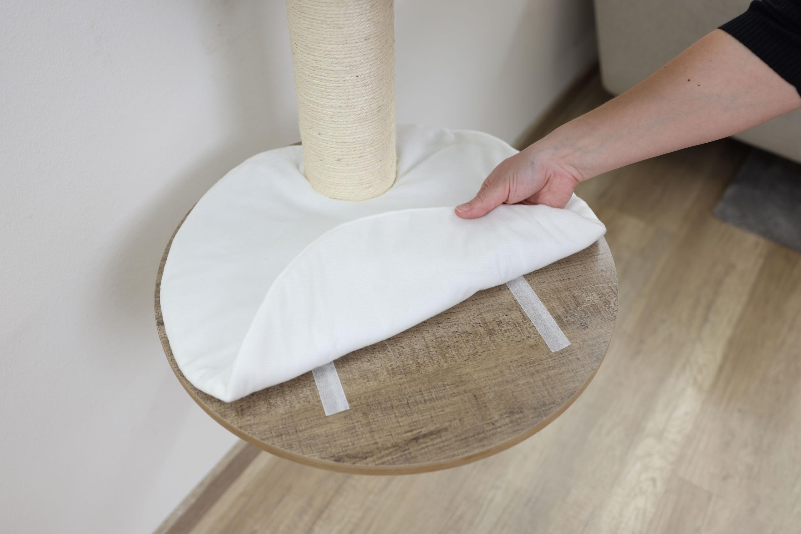 kerbl-pet-wandkratzbaum-dinari-45x45x177cm-braun-wei image 3