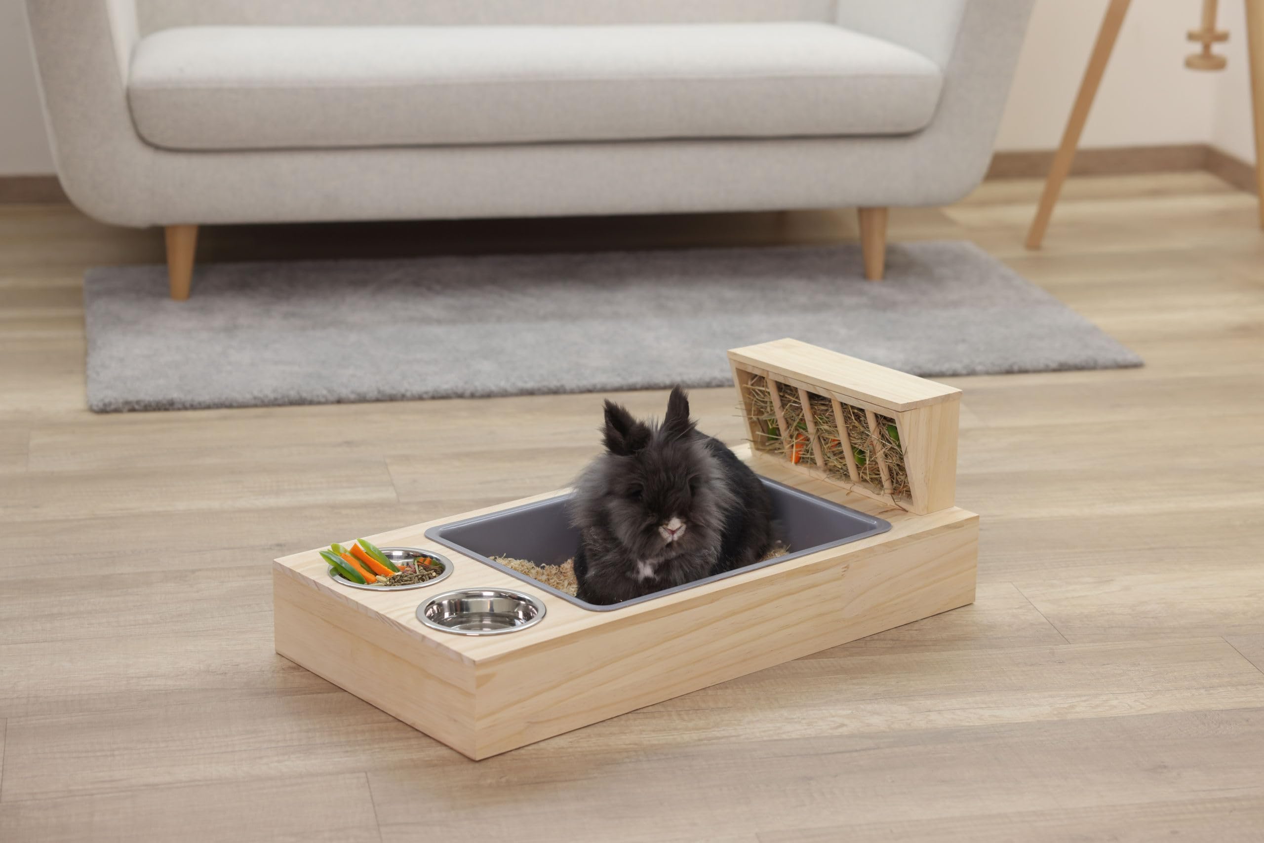 kerbl-pet-buddel-und-futterstation-70x36x24-cm-kiefernholz-mit-raufe-und-n-pfen image 6