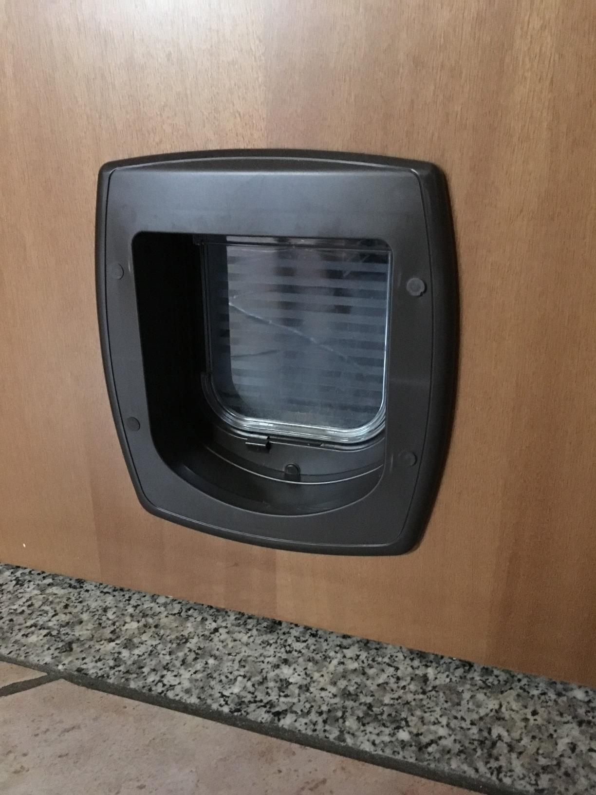 Katze nutzt sie sofort